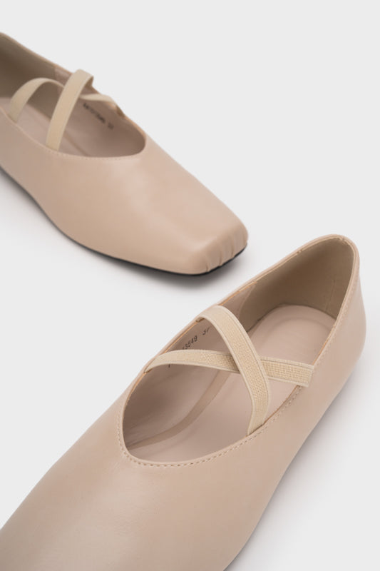 POINTÉ TOE FLAT PUMP