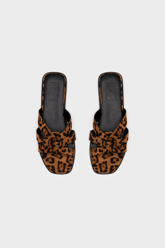 LEOPARD PRINT FLAT SLIDES